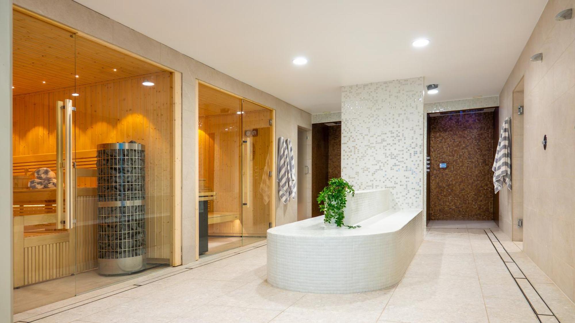 St Moritz And Cowshed Hotel 4*